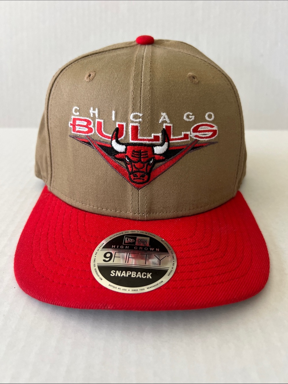 New Era Chicago Bulls Snapback Hat - Tan & Red